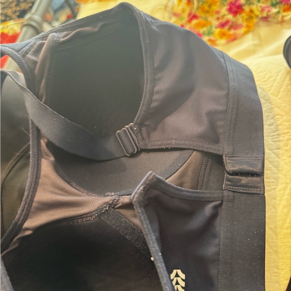 2 Women's full support sport bras - Picture 3 of 5